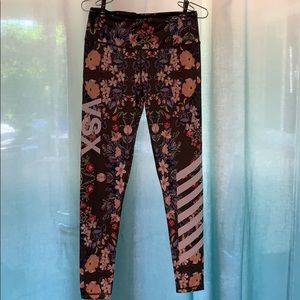 Victoria’s Secret VSX Sport Leggings Size M